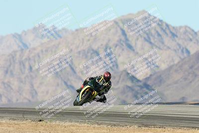 media/Dec-01-2025-Moto Forza (Mon) [[2daa91e15f]]/3-Beginner Group/Session 4 Turn 9/